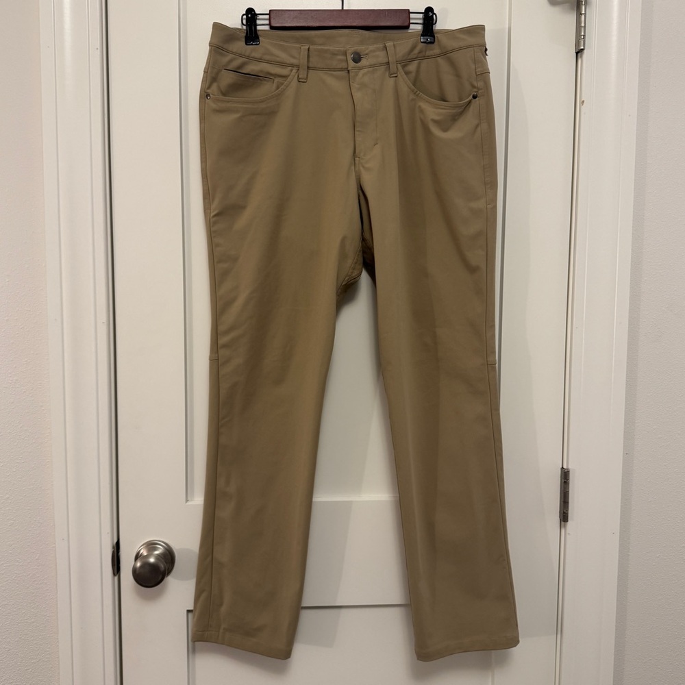 Lululemon Men’s ABC Classic-Fit 5 Pocket Pant
34 x 32 Warpstreme